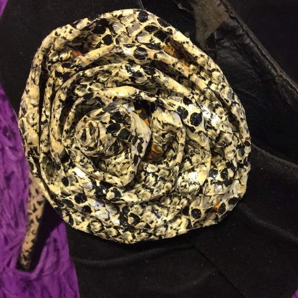 Snake patterned heels - Picture 3 of 8